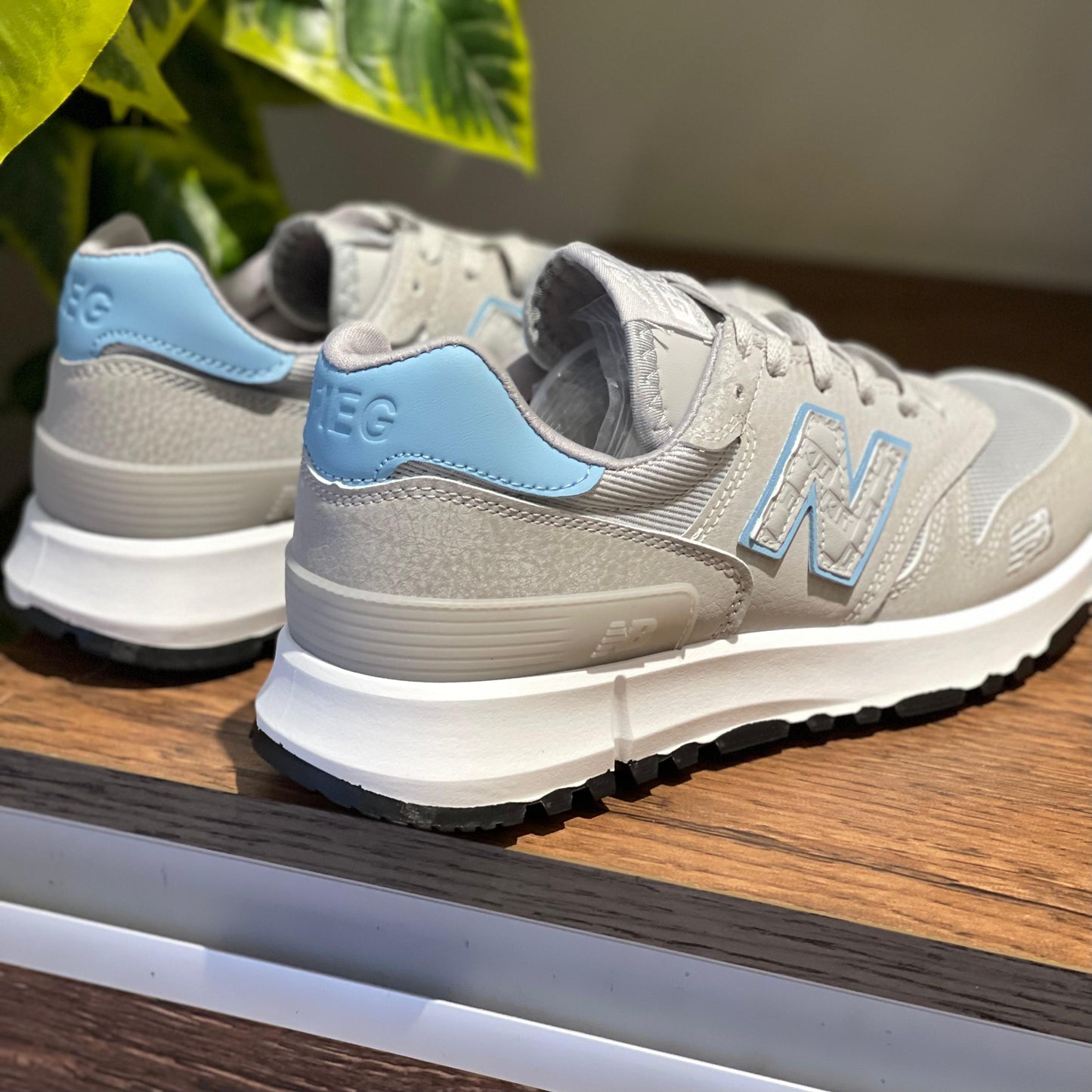 New Balance 520 Grey2