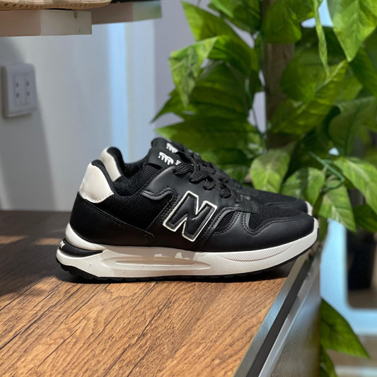 NEW BALANCE BLACK