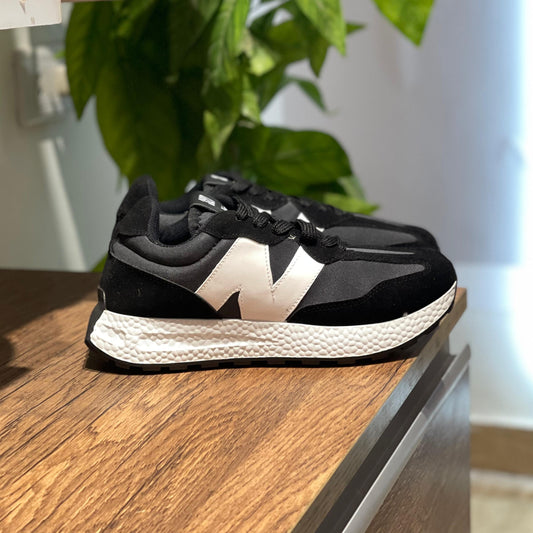 New Balance327 Black