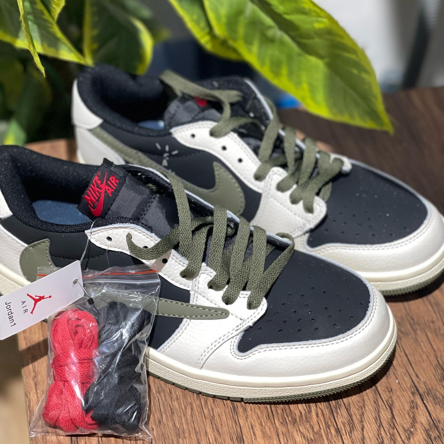 Nike Jordan Travis Scott