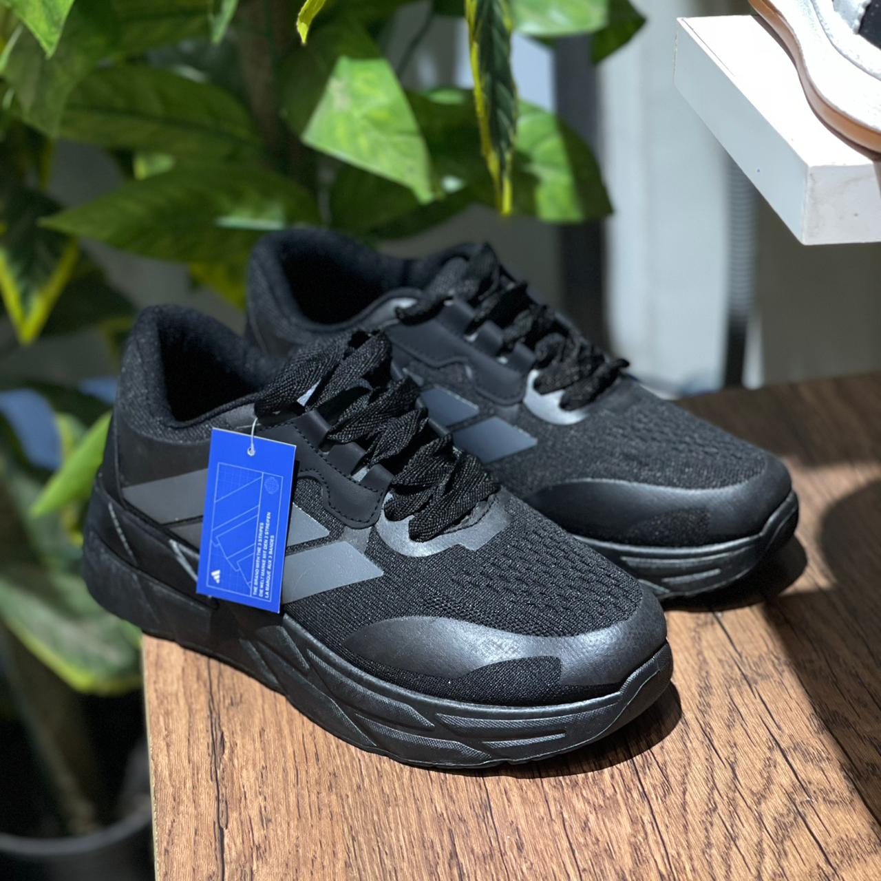 Adidas ADISTARCS Black