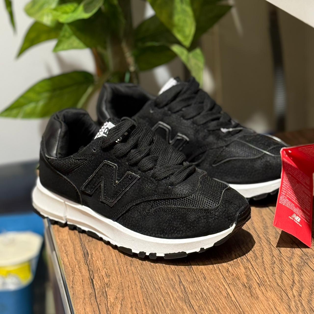New Balance Black