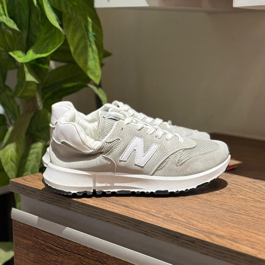 New Balance Grey