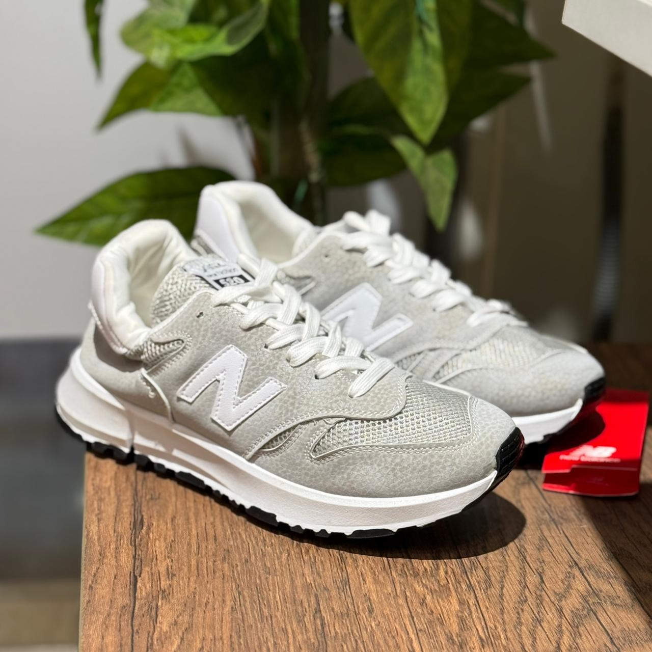 New Balance Grey