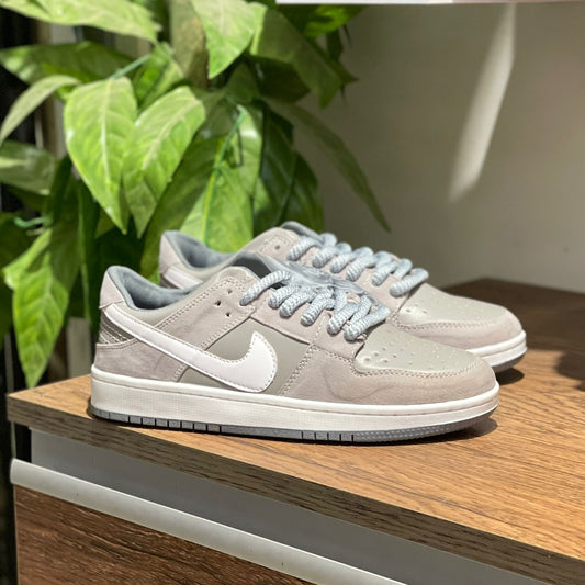 NIKE SB DUNK GREY