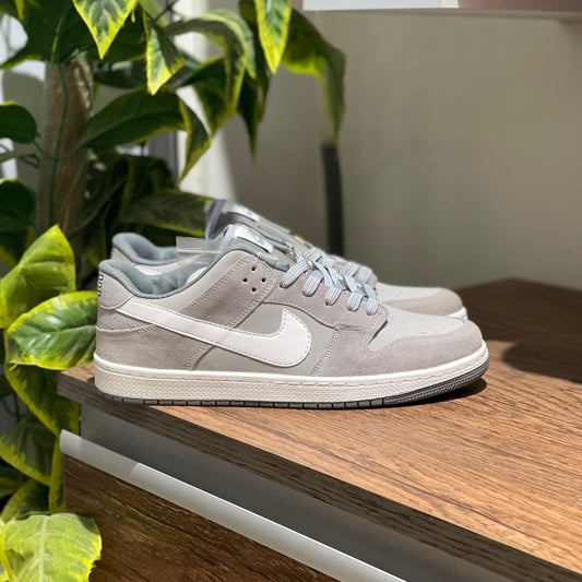NIKE SB DUNK GREY