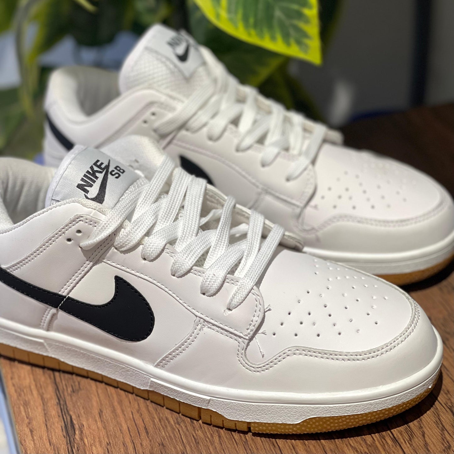 NIKE SB WHITE  "With Box"