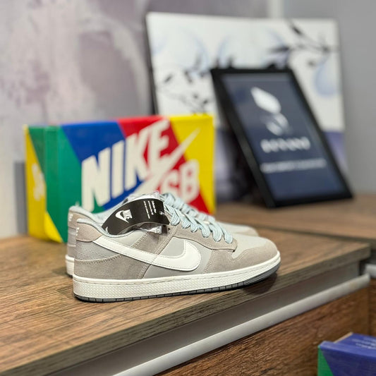 NIKE SB DUNK GREY