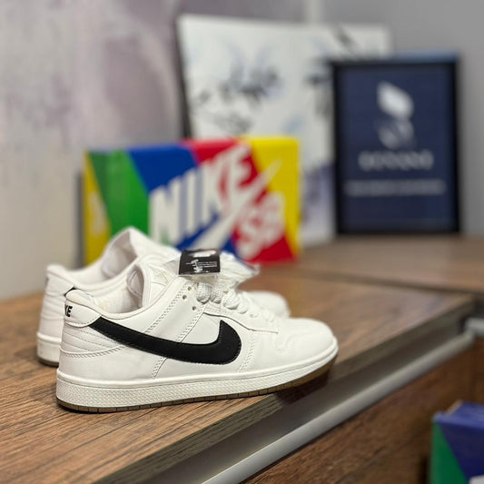 NIKE SB DUNK